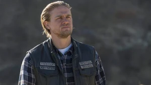 Charlie Hunnam w serialu "Synowie Anarchii"
