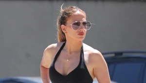 Jennifer Lopez ma 57 lat i zachwyca sylwetką. Po "50" zmieniła jedną rzecz