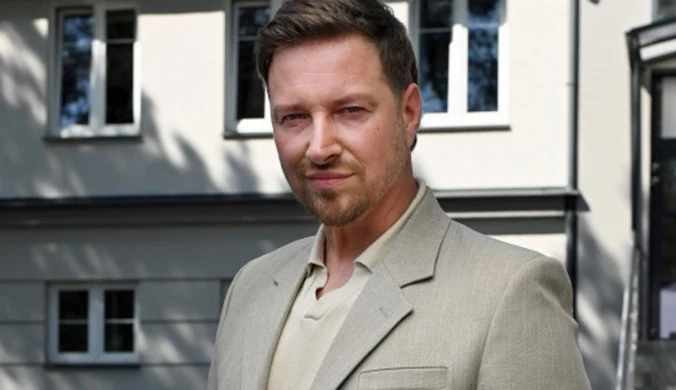 Maciej Jachowski na planie serialu "Komisarz Alex"