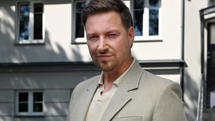Maciej Jachowski na planie serialu "Komisarz Alex"