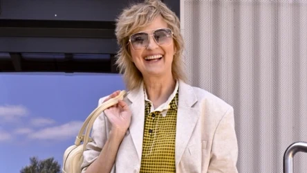 Izabela Kuna udowadnia, że jeansy mogą wyglądać bardzo szykownie. Te stylizacje to świetna inspiracja na jesień