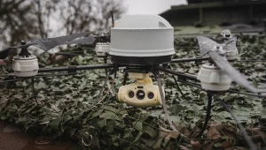 Dron wojskowy na poligonowych ćwiczeniach NATO DRAGON-24 w Korzeniewie, 5 marca 2024 r.