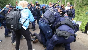 Interwencja policji wobec uczestników protestu na trasie do Morskiego Oka