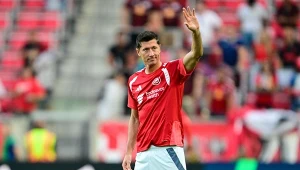 Zespół Lewandowskiego wciąż bez porażki. Wyjątkowe przywitanie Polaka