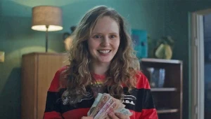 Olga Kalicka w scenie z filmu "Ma to sens"