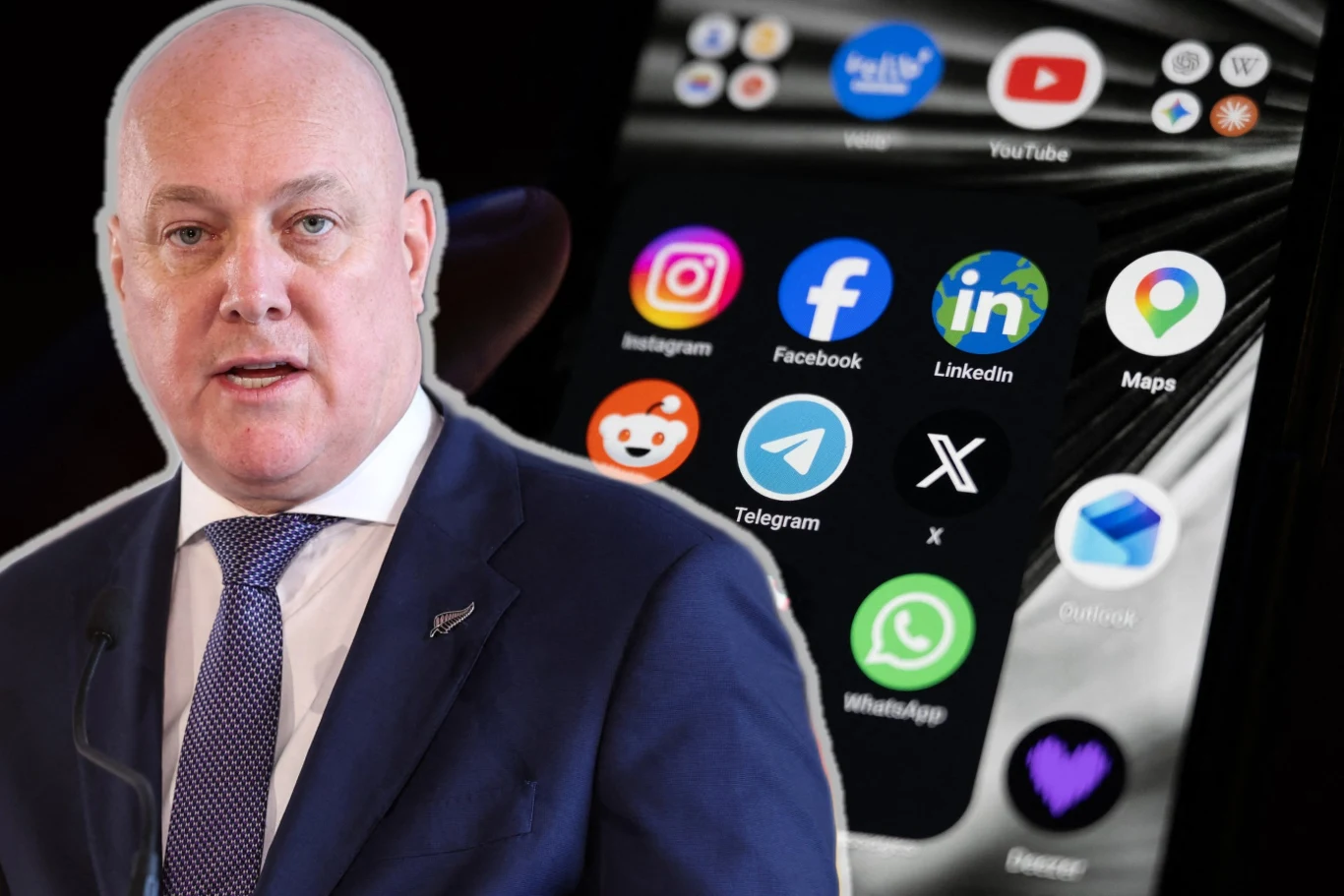 Premier Nowej Zelandii Christopher Luxon Premier Nowej Zelandii Christopher Luxon, w tle telefon z ikonkami mediów społecznościowych
