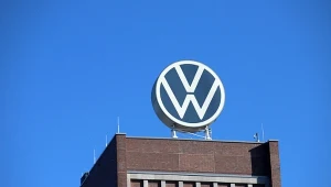 Szefowie Volkswagena tłumaczą załodze konieczność restrukturyzacji firmy. Zdj. ilustracyjne