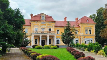 Pałac w Wysocku dziś prezentuje się dumnie, ale nie zawsze tak było