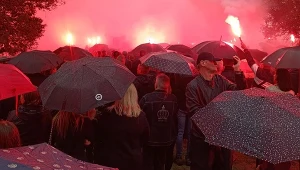 Tłum ludzi na pogrzebie "Yankesa". Pożegnano śmiertlenie pobitego kibica
