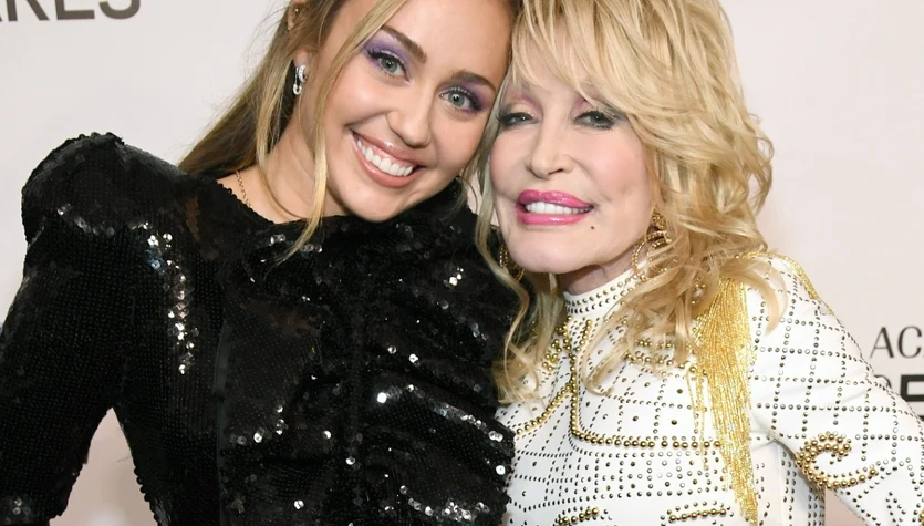 Dolly Parton znała Miley Cyrus od urodzenia. W tle skandaliczne plotki