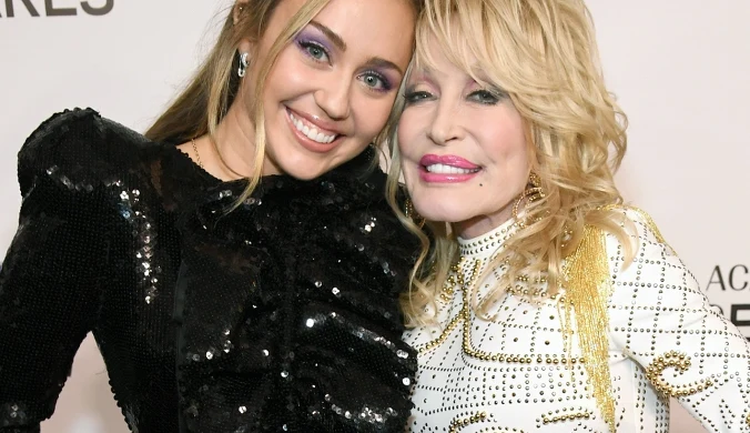 Dolly Parton znała Miley Cyrus od urodzenia. W tle skandaliczne plotki