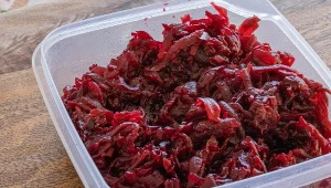 Co roku robię te buraki do słoików. Banalny przepis na najlepsze przetwory