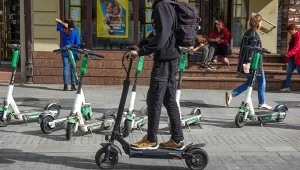 Hulajnogi elektryczne pod ostrzałem. Polacy mają dość brawurowej jazdy