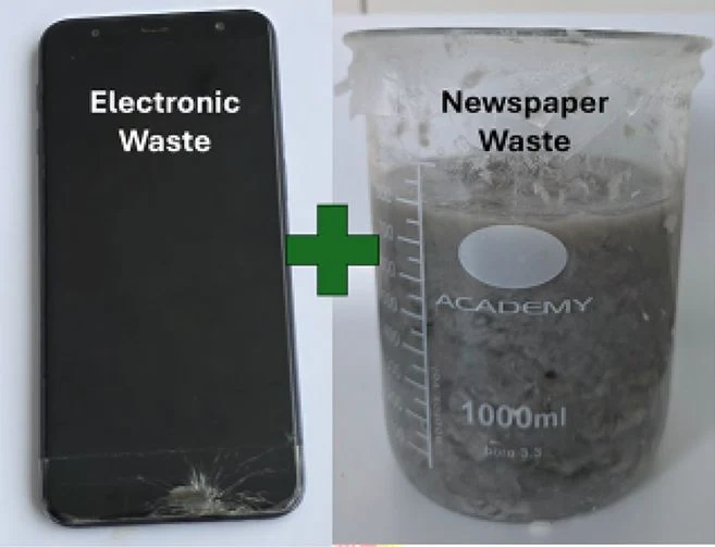 Kuchenny blender zamiast laboratorium? Naukowcy pokazali prosty sposób na odzyskiwanie grafenu Blender kuchenny, pęknięty smartfon i zlewka z szarą pulpą z odpadów elektronicznych i papierowych.