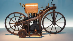 Daimler Reitwagen to pierwszy motocykl z silnikiem spalinowym.