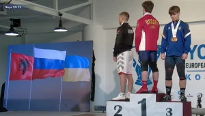Ukrainiec został na podium, gdy grali rosyjski hymn. Zaprotestował inaczej
