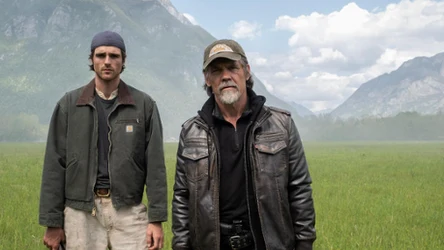 Josh Brolin i Jacob Elordi w filmie "Gwiazdozbiór Psa"