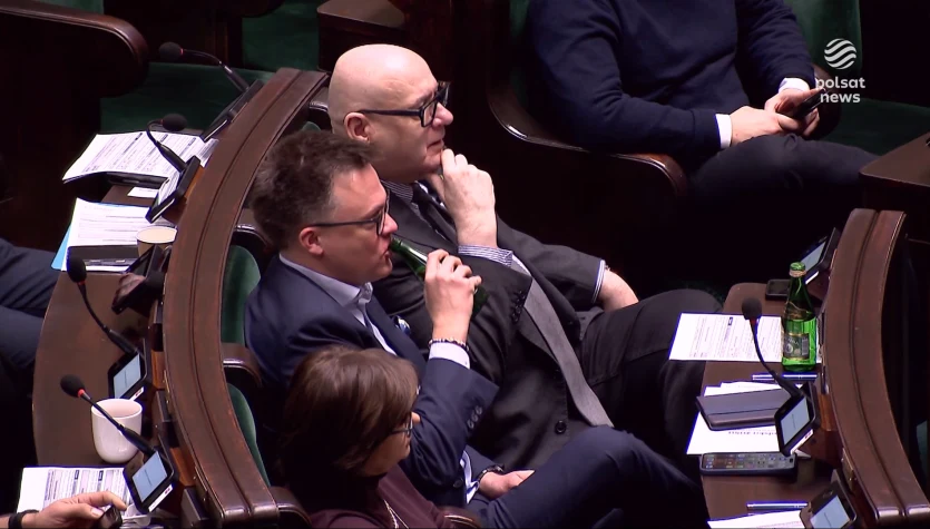 "Wydarzenia": Będzie powrót? Premier ma nowy pomysł na Szymona Hołownię