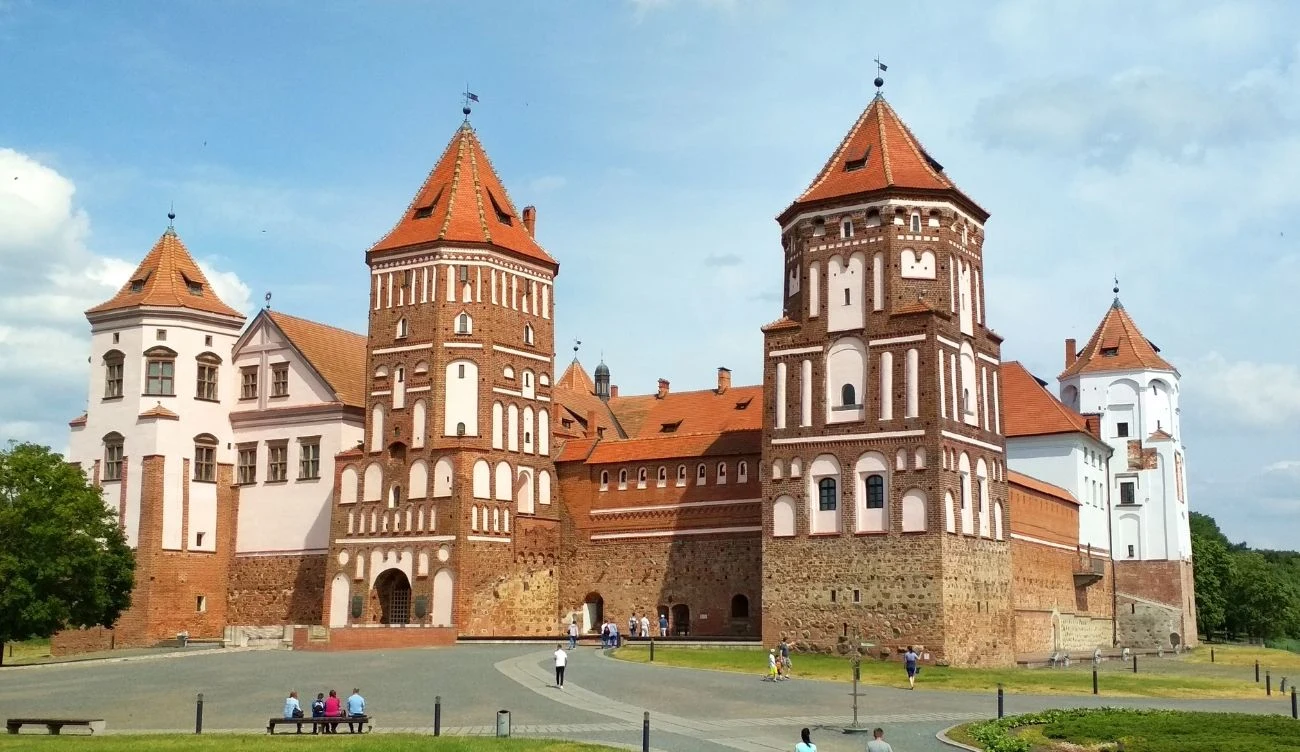 Zamek w Mirze. Jego ogród już wkrótce odzyska dawny blask. Zamek w Mirze.