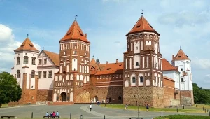 Zamek w Mirze. Jego ogród już wkrótce odzyska dawny blask.