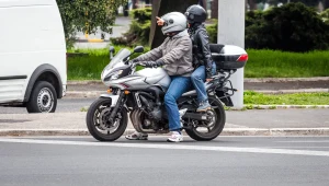 Czy w Polsce można jeździć na motocyklu z dzieckiem?