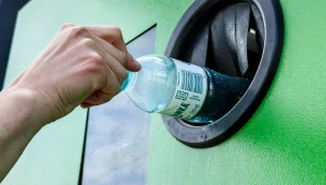 Recyklomaty czasami odmawiają przyjęcia puszek i butelek. W takim wypadku może pomóc wyszukiwarka kodów kreskowych