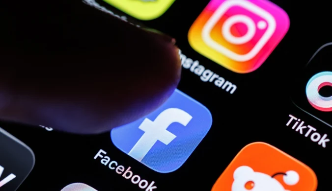 Ograniczenia social media dla nieletnich. KE wzywa Metę po sprawie w USA