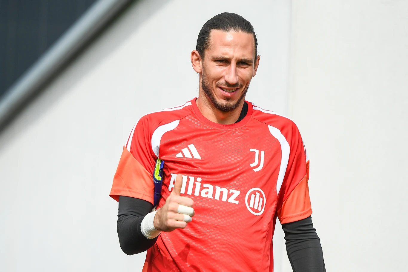 Kamil Grabara Kamil Grabara