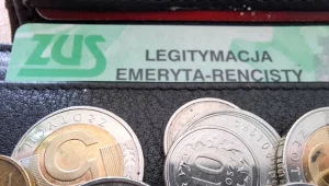 Czy posiadanie legitymacji emeryta-rencisty przesądza o wypłacie 14. emerytury? ZUS bierze pod uwagę inne kwestie