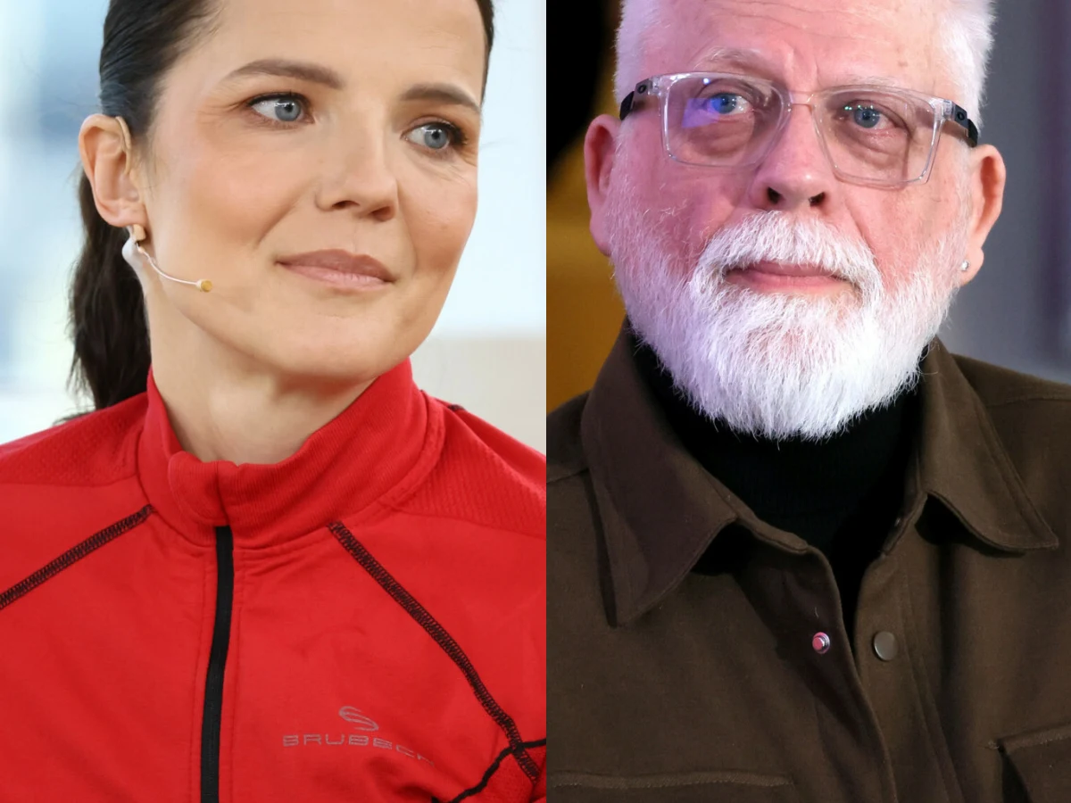 Joanna Jabłczyńska, Tomasz Raczek Joanna Jabłczyńska w czerwonej bluzie z mikrofonem oraz Tomasz Raczek w brązowej marynarce.
