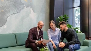 Każdy bank ma własne zasady liczenia zdolności kredytowej, dlatego ta sama osoba może uzyskać różną zdolność kredytową w różnych bankach 