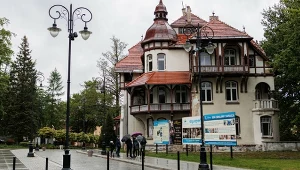 Lubiane uzdrowisko z promocjami na jesień. Przyciąga mikroklimatem