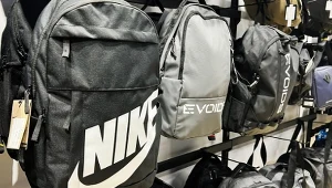 Nike, Adidas i Kappa od 59,99 zł. Carrefour przecenił markowe plecaki do szkoły