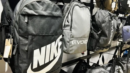 Nike, Adidas i Kappa od 59,99 zł. Carrefour przecenił markowe plecaki do szkoły