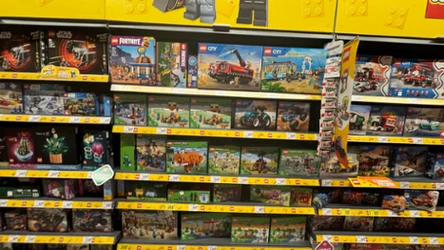 Action zaskoczył ofertą LEGO. Porównałam ceny z oficjalnym sklepem i jest ciekawie