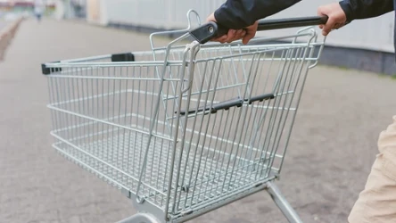 Co robisz z wózkiem sklepowym po zakupach? To, czy odwozisz go na miejsce, wiele mówi o twoim charakterze