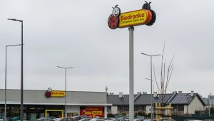 Duża zmiana na parkingach Biedronki. Klienci odetchną z ulgą