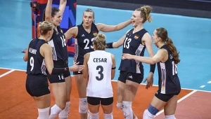 Niemki zagrają w ćwierćfinale mistrzostw Europy. Lena Grozer pierwsza z prawej