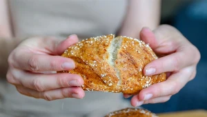 Kto powinien jeść białe pieczywo? Dla tej grupy osób to najlepszy wybór
