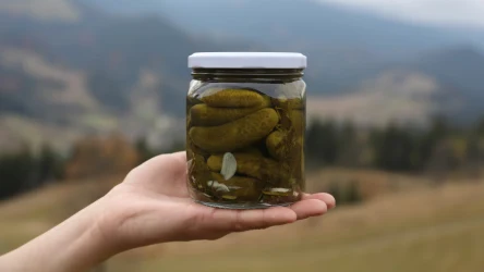 Korniszony po beskidzku to pomysł na pikantne przetwory na zimę.
