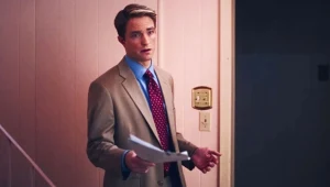"Primetime". Robert Pattinson nie podołał roli dziennikarza bez skrupułów
