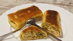 Przyprawa z suszonych trzonów grzybów podkreśla smak krokietów z kapustą.