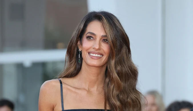 Amal Clooney wróciła do zawodowych obowiązków. Udała się z wizytą do Grecji