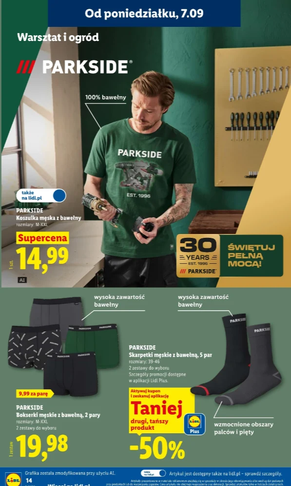 Parkside wchodzi w bieliznę i domową garderobę w Lidlu Mężczyzna w zielonej koszulce z logo Parkside pracujący w warsztacie, w tle tablica z narzędziami oraz oferta bielizny męskiej i skarpetek z informacjami o promocjach i cenach.