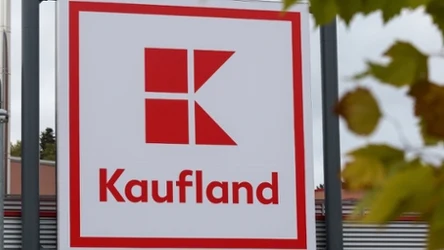 Kaufland szykuje się na jesienny deszcz. Kurtki, kalosze i parasole od 19,99 zł