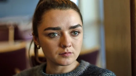 Maisie Williams w scenie z filmu "500 mil"