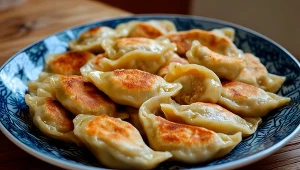 Ciasto na pierogi jest cieniutkie, ale się nie rwie. Ten przepis to złoto
