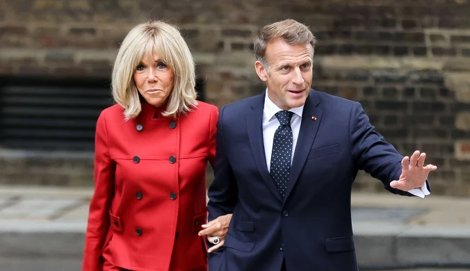 Prezydent Francji z wizytą w Londynie. Brigitte Macron zachwyciła w stylowym, czerwonym garniturze