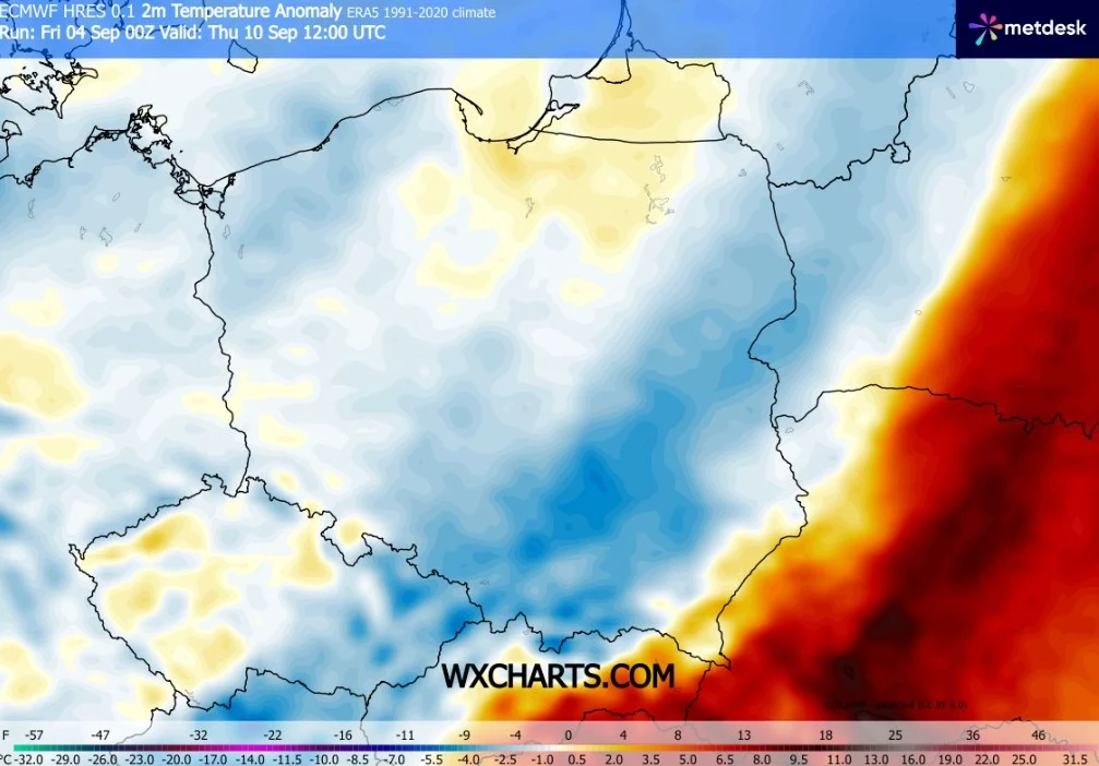 Mapa anomalii temperatury powietrza nad Polską, z wyraźnym podziałem na chłodniejsze odcienie niebieskiego w centralnej i zachodniej części kraju oraz intensywnie ciepłe barwy wschodniego i południowo-wschodniego obszaru.