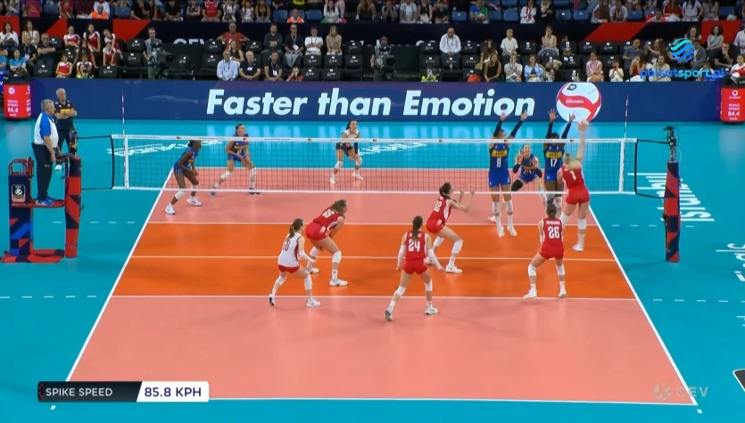 ME Siatkarek 2026. 15 punktów Julii Szczurowskiej w meczu z Włochami. WIDEO